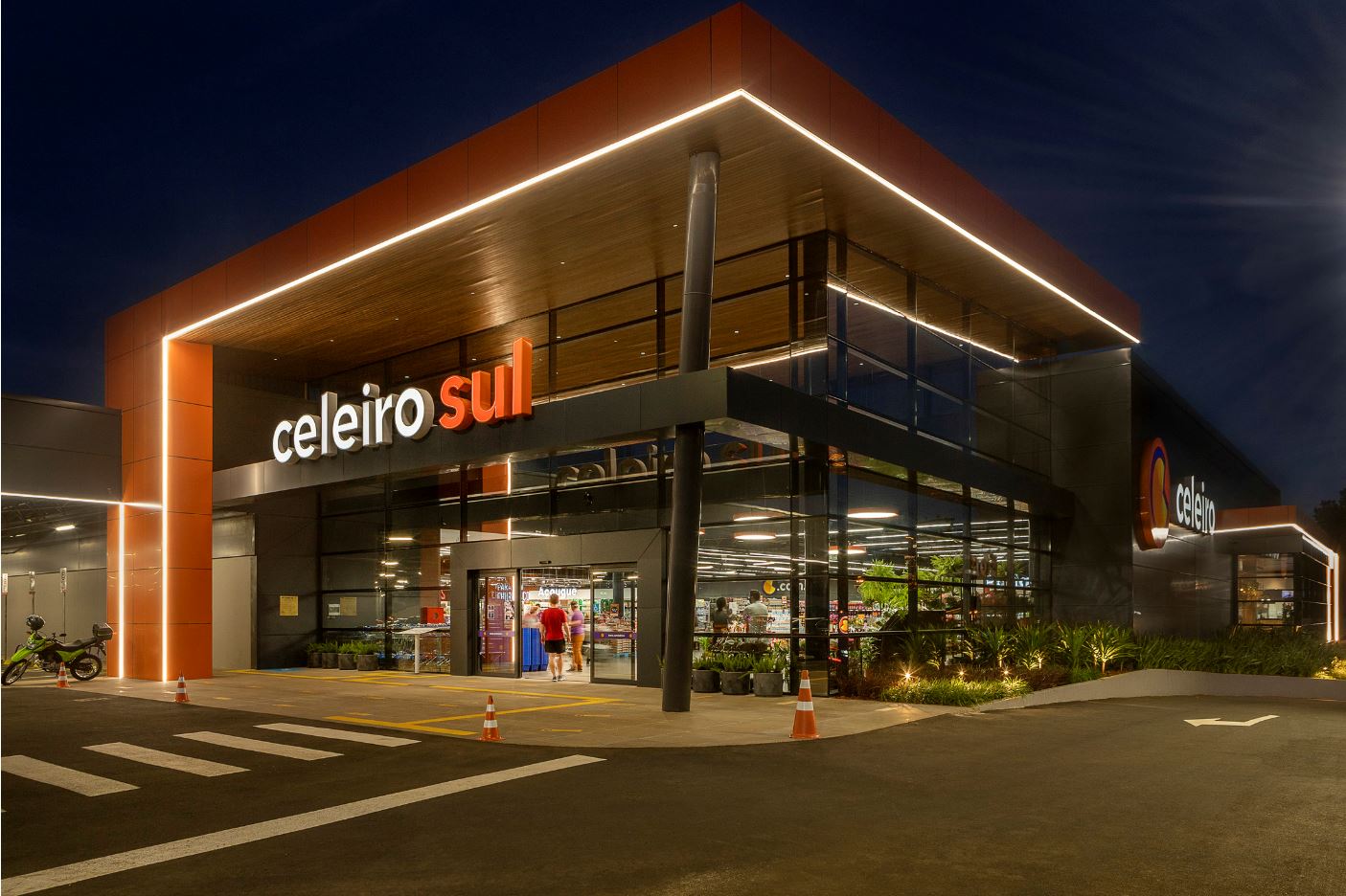 ILUMINAÇÃO DE SUPERMERCADOS: CELEIRO SUL . JOTA JOTA 2020